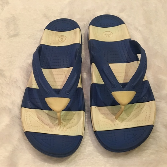 crocs beach line flip flop